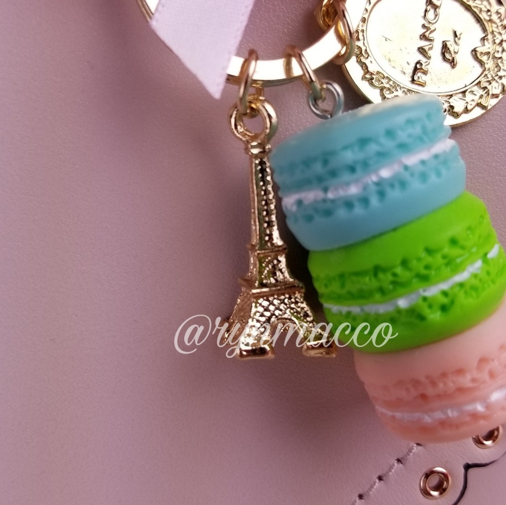 3 Tiered French Macaron Eiffel Keychain - Picture 5 of 7